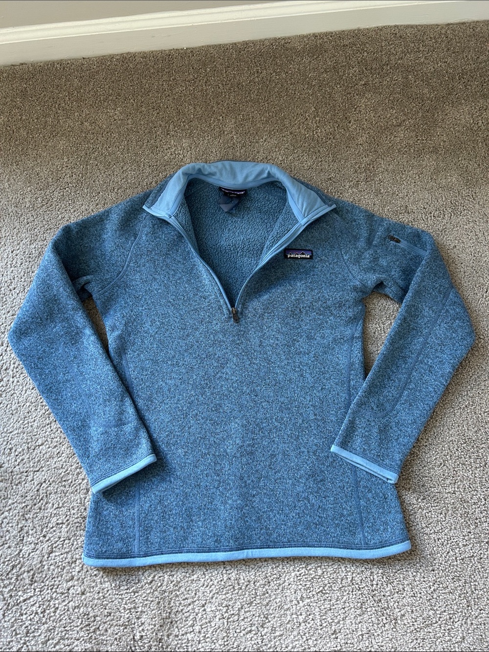Patagonia Women’s Heathered Blue Quarter-Zip Fleece Pullover